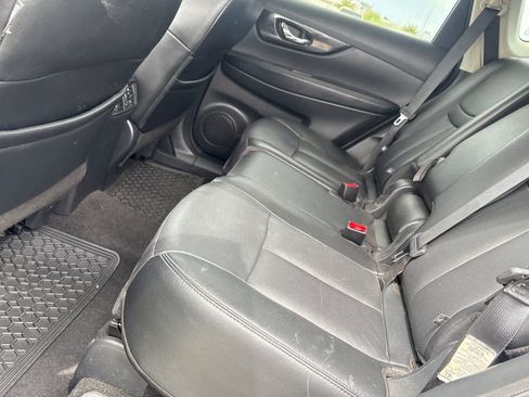 Used 2019 Nissan Rogue SL FWD image 5
