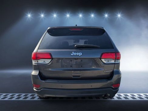 Used 2021 Jeep Grand Cherokee Laredo X image 4