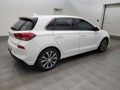 Used 2019 Hyundai Elantra GT FWD image 10