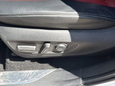Used 2023 Toyota Highlander XSE AWD/4WD image 18