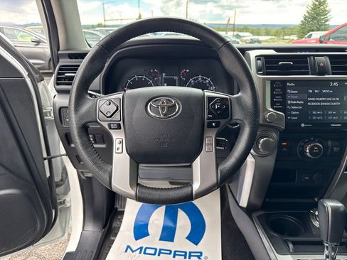 Used 2021 Toyota 4Runner SR5 AWD/4WD image 15