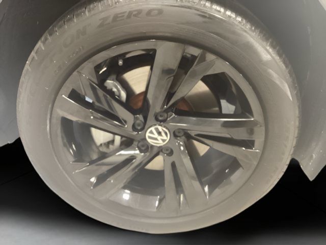 Certified 2024 Volkswagen Tiguan SE R-Line AWD/4WD image 23