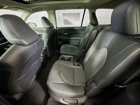 New 2026 Toyota Grand Highlander XLE image 24