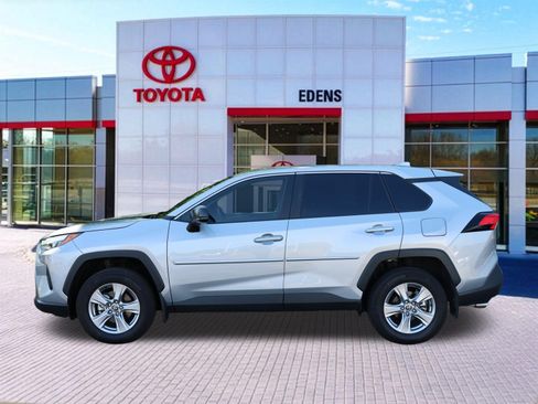 Certified 2025 Toyota RAV4 LE AWD/4WD image 8
