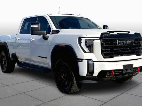 Used 2024 GMC Sierra 2500 AT4 w/ Technology Package image 3