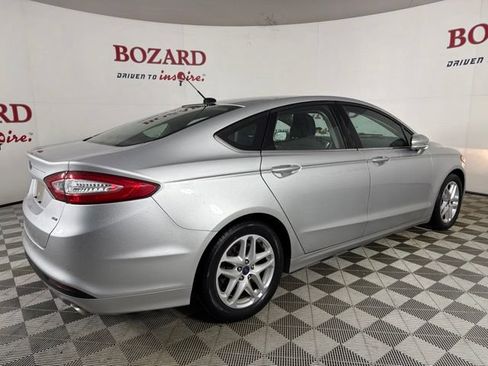Used 2016 Ford Fusion SE FWD image 13