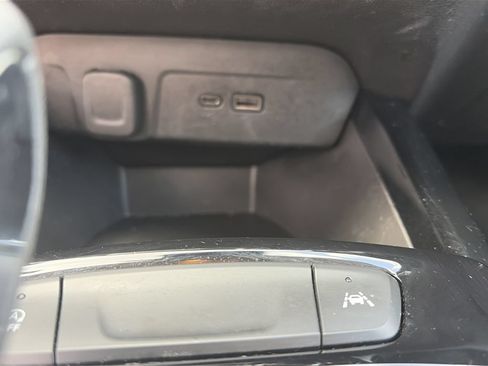 Used 2025 Chevrolet Trax LT w/ Driver Confidence Package FWD image 24