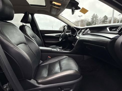 Used 2019 INFINITI QX50 Essential w/ Premium Heat Package image 19
