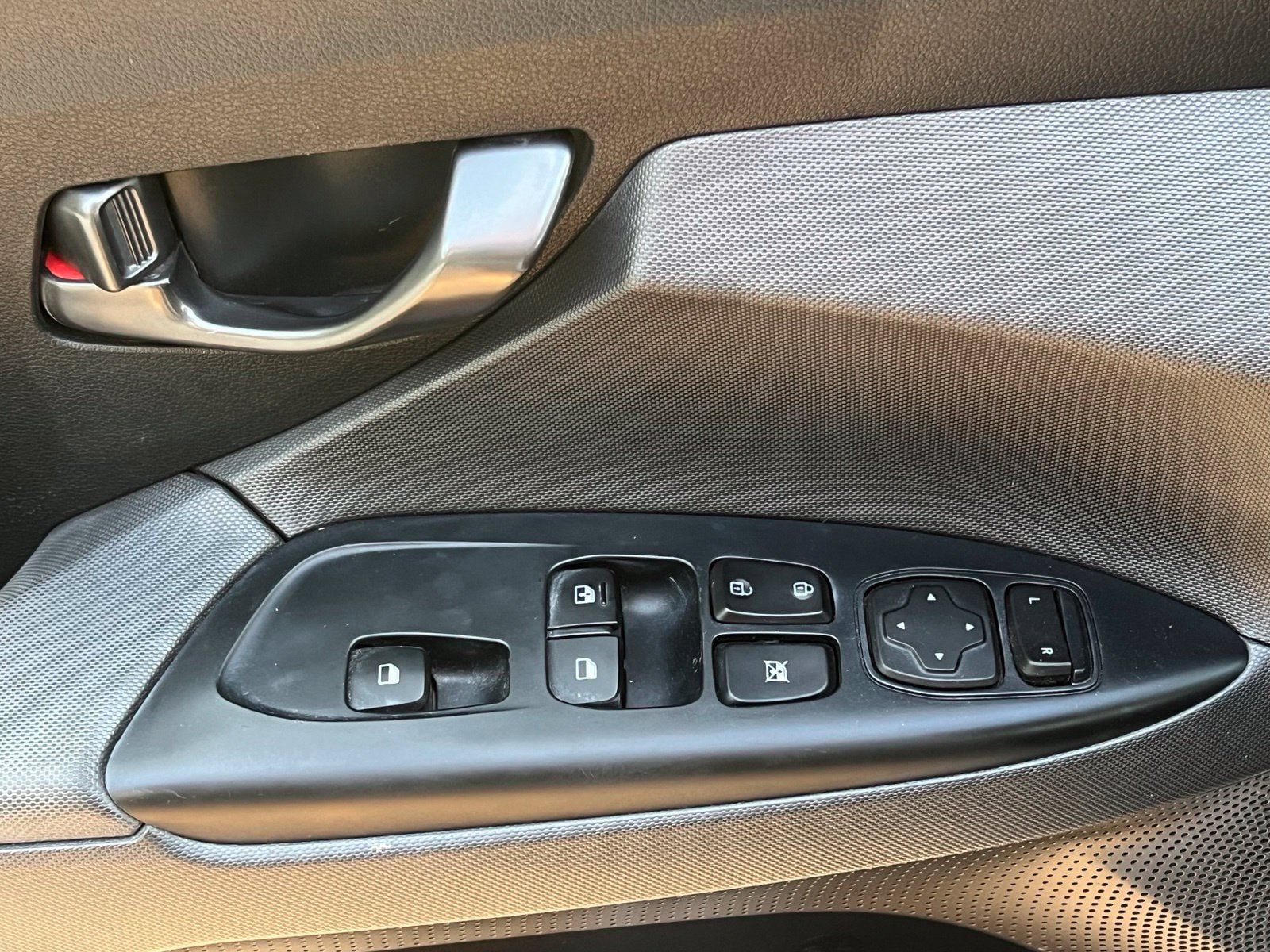Used 2019 Hyundai Veloster Turbo FWD image 22