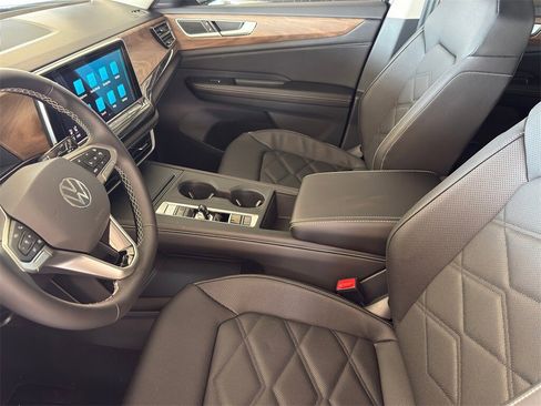 New 2026 Volkswagen Atlas SE image 12