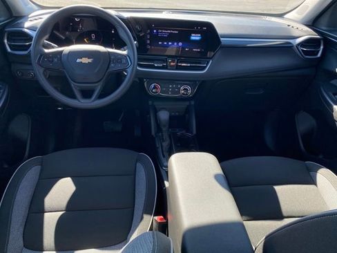 Certified 2025 Chevrolet TrailBlazer LT FWD image 5