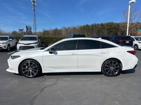 Used 2019 Toyota Avalon Touring image 8