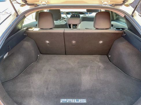 Used 2017 Toyota Prius Two w/ Carpet Mat Package image 25