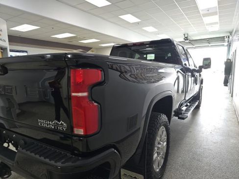 Used 2025 Chevrolet Silverado 3500 High Country w/ High Country Premium Package AWD/4WD image 7