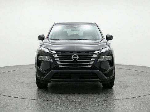 Used 2025 Nissan Rogue SV AWD/4WD image 2