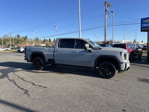 Used 2024 GMC Sierra 2500 AT4 w/ AT4 Premium Plus Package image 7