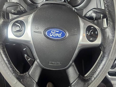 Used 2014 Ford Focus SE w/ Equipment Group 201A FWD image 17