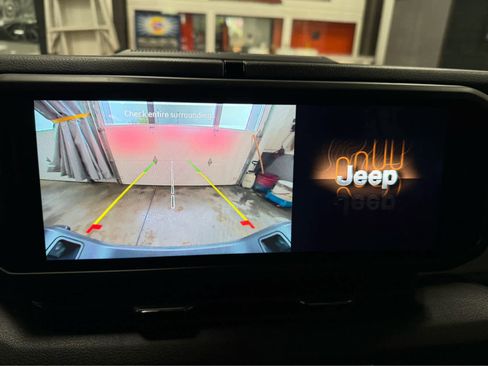Used 2026 Jeep Gladiator Sport AWD/4WD image 17