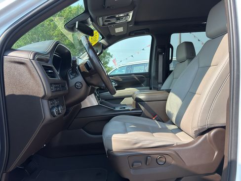 Used 2023 Chevrolet Tahoe Z71 w/ Luxury Package AWD/4WD image 14