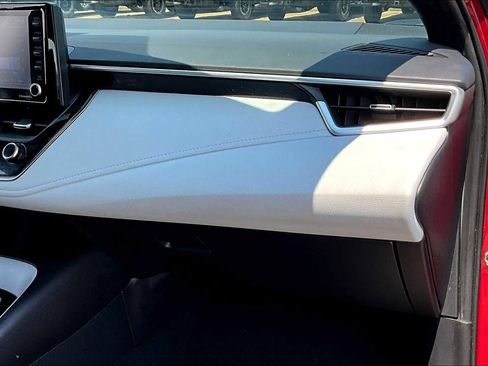 Used 2022 Toyota Corolla SE image 18