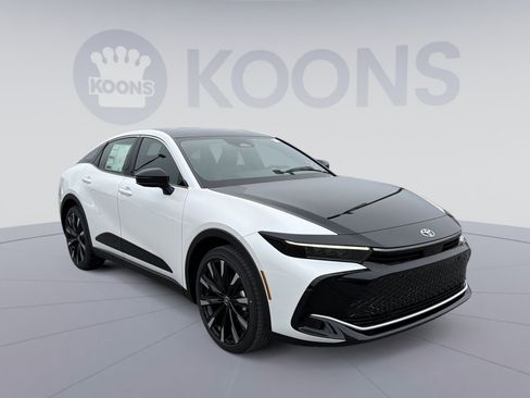 New 2026 Toyota Crown Platinum image 10