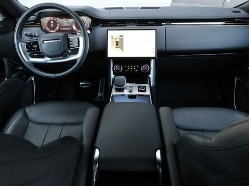 Used 2023 Land Rover Range Rover SE AWD/4WD image 4