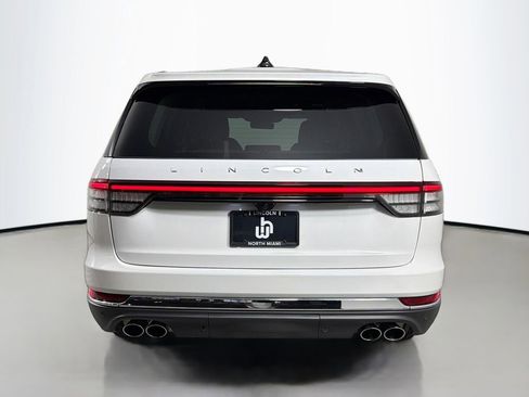 Used 2026 Lincoln Aviator 2WD image 6