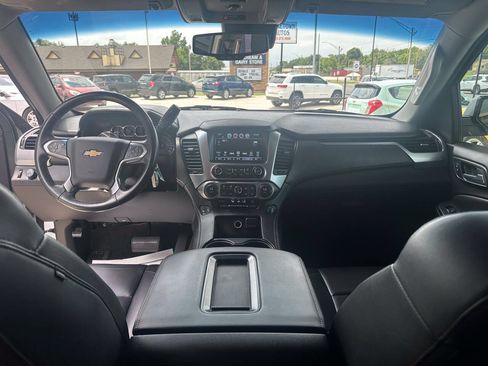 Used 2016 Chevrolet Suburban LT RWD image 11