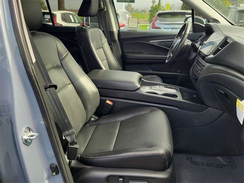 Used 2025 Honda Ridgeline RTL image 17