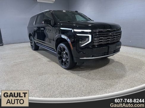 Used 2025 Chevrolet Suburban High Country image 1