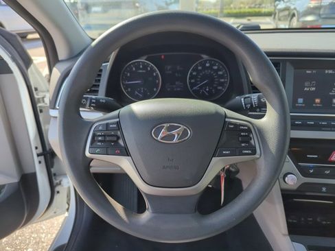 Used 2017 Hyundai Elantra SE image 15