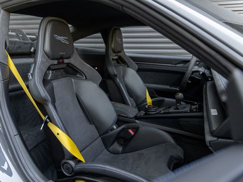 Certified 2025 Porsche 911 GT3 RWD image 42