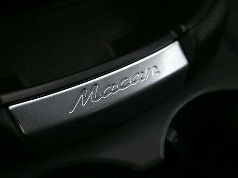 Used 2026 Porsche Macan Turbo AWD/4WD image 18