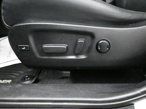 Used 2019 Toyota Highlander Limited AWD/4WD image 10