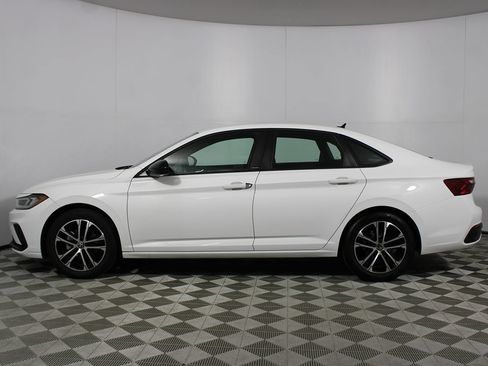 Used 2025 Volkswagen Jetta Sport FWD image 29