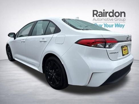Used 2024 Toyota Corolla LE FWD image 5