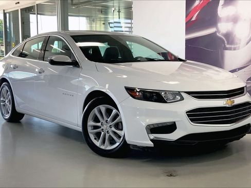 Used 2017 Chevrolet Malibu LT FWD image 20