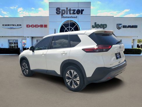 Used 2023 Nissan Rogue SV FWD image 3