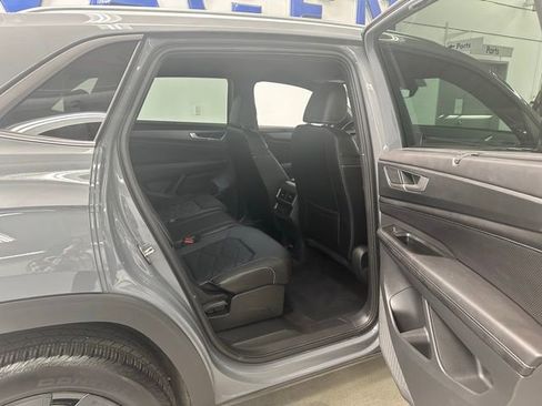Used 2024 Volkswagen Atlas Cross Sport SE w/ Black Wheel Package AWD/4WD image 11