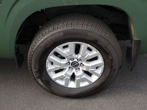 Used 2024 Nissan Frontier SV w/ SV Convenience Package RWD image 18