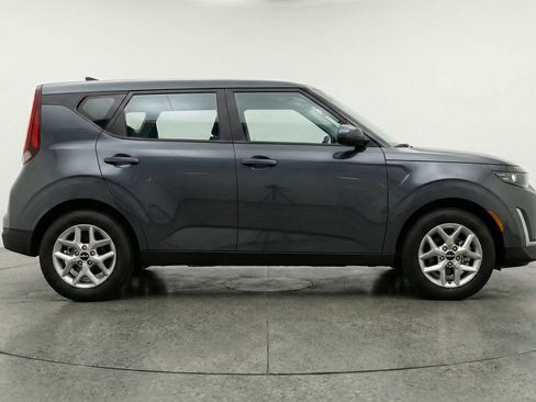 Used 2025 Kia Soul LX w/ LX Technology Package image 11