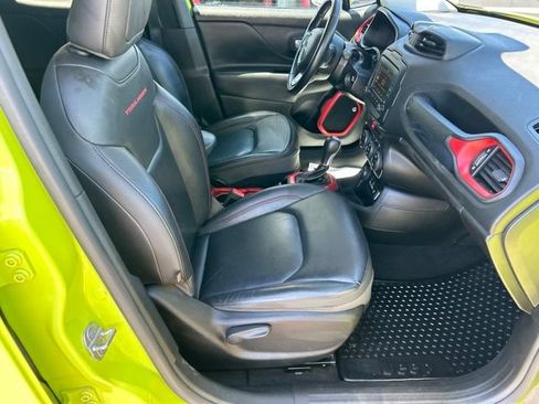 Used 2017 Jeep Renegade Trailhawk w/ Premium Trailhawk Package AWD/4WD image 44