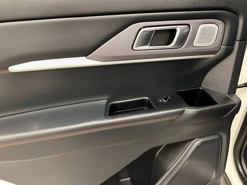 Certified 2025 Ford Explorer ST image 19