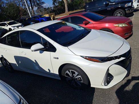 Used 2017 Toyota Prius Prime Advanced image 2