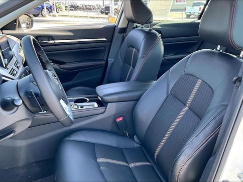 Used 2025 Nissan Altima 2.5 SR AWD/4WD image 35