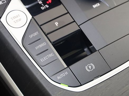 Used 2023 BMW 330e xDrive w/ Premium Package image 28