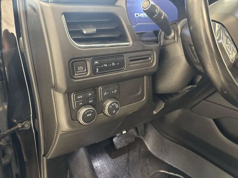 Used 2023 Chevrolet Suburban RST w/ Sport Performance Package AWD/4WD image 18