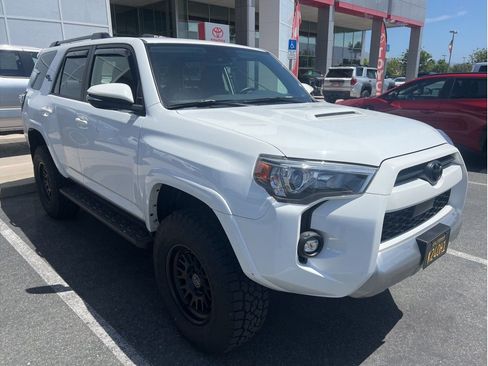 Used 2024 Toyota 4Runner TRD Off-Road Premium w/ Moonroof Package AWD/4WD image 2