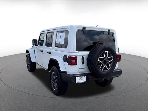 Used 2025 Jeep Wrangler Unlimited Sahara AWD/4WD image 12
