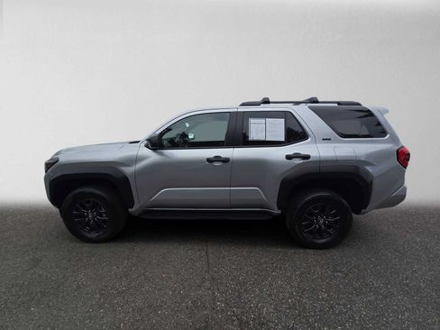 Certified 2025 Toyota 4Runner SR5 AWD/4WD image 6
